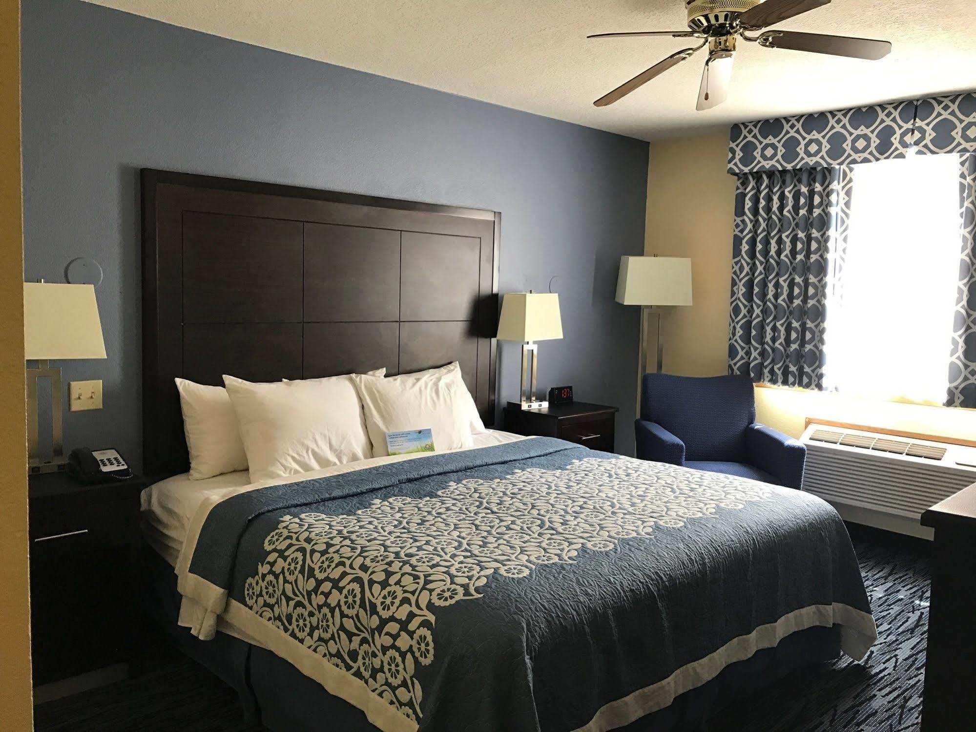 Days By Wyndham Hotel